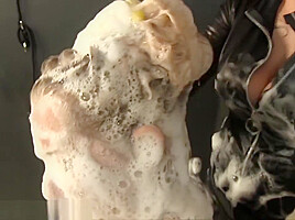 Some rough shampooing