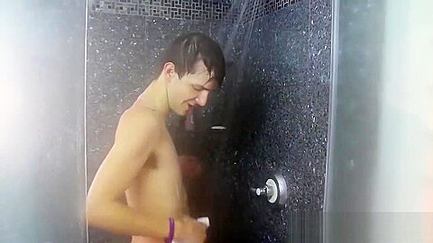 Sporty and horny twink Jessie getting steamy in the shower