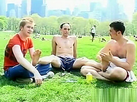 Sporty homos feet oiled up and tickled by his friends