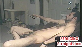 Str8 hairy amateur gets sucked by tattooed gaydaddy at home