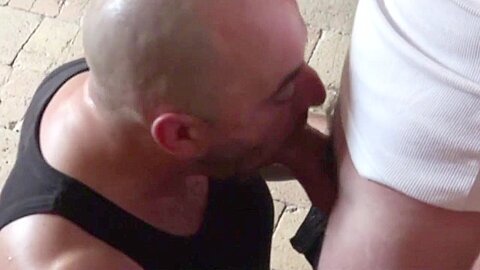 Straight curious suck gay for new experience - CrunchBoy