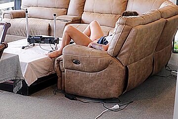 Surprised Stepmom Fucking A Fuck Machine She Couldnt Stop And Orgasms On Huge Thrusting Dildo