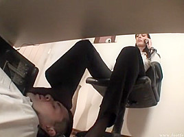 Tall Goddess Sonia footworship