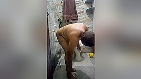 Tamil Aunty Hot Bath At Bathroom And Wearing Saree