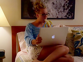 Teri Polo, Kaley Cuoco - Authors Anonymous