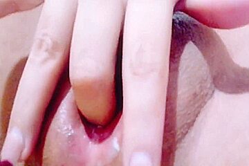 The Delicious Dulceivanka Teaches Us How To Touch And Enjoy Her Pink Pussy