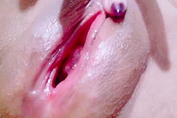 The Delicious Dulceivanka Teaches Us How To Touch And Enjoy Her Pink Pussy