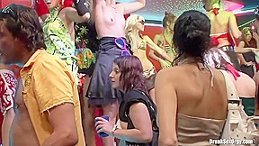 They Are All And Horny - Group Sex