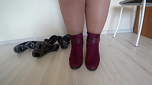 Thick legs in nylon try on shoes with high heels 