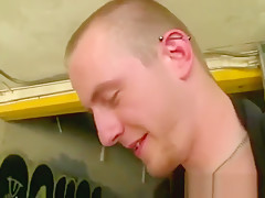 This doo rag cock sucker knows what to do with hard dick