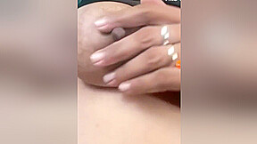 Today Exclusive- Desi Bhabhi Showing Her Boobs On Video Call 2