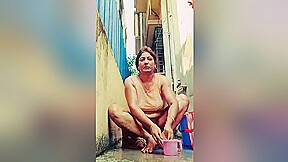 Today Exclusive-sexy Bhabhi Bathing