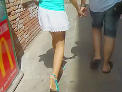 Tourist beauty got a hot ass