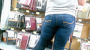 Two Blonde Bootys in the Same Aisle!