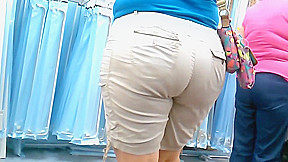 Two Blonde Bootys in the Same Aisle!