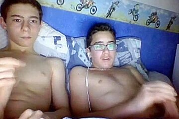 Two Straight Twinks Wank Together