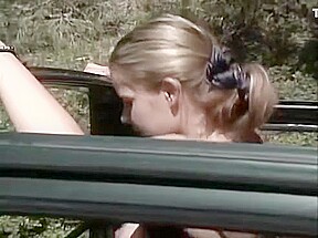 Tyra Misoux outdoor