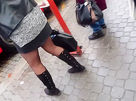 Upskirt in black pantyhose