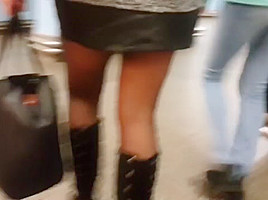 Upskirt in black pantyhose