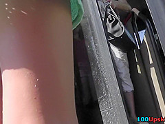 Upskirt vid of auburn-haired hottie's bubble ass
