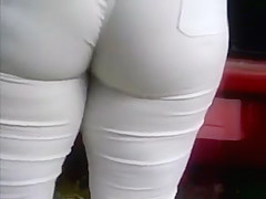 WHITE CAPRIS