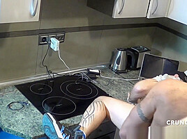 Webcam in the kitchen with Jess used raw by Jorhe Leal - HomeWebCamera