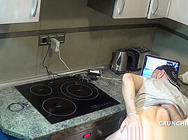 Webcam in the kitchen with Jess used raw by Jorhe Leal - HomeWebCamera