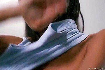 Zoe Bloom, Dana Wolf - A Friendly Touch