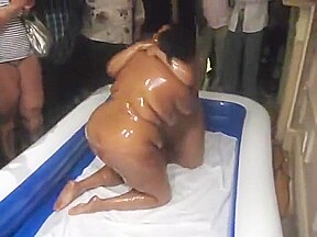 bbw oil wrestling