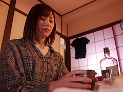 寝取り映像で鬱勃起！大好きな彼女をオッサンに○される