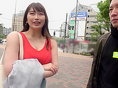爆裂卑猥ボディなインテリ女子大生は刺激が欲しい天然美少女