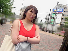 爆裂卑猥ボディなインテリ女子大生は刺激が欲しい天然美少女