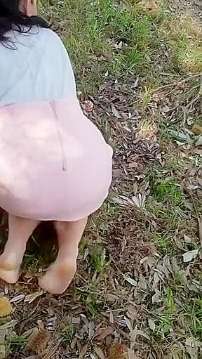 exhibitionist slutwife outdoors blowjob
