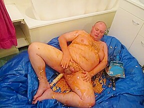 fat man loves WAM and sploshing alone beans spaghetti