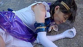 giro-92 01 Japanese superheroine