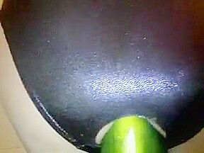 globo y pepino en mi culo 