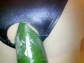 globo y pepino en mi culo 