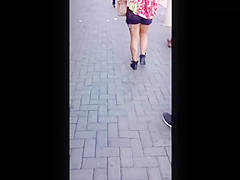 gostosa desfilando