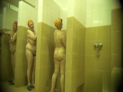 in public pool showers 643