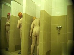 in public pool showers 643