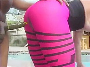 musclegirl fuck to swimmingpool 2