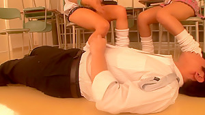 schoolgirls 18+ Got Flex!