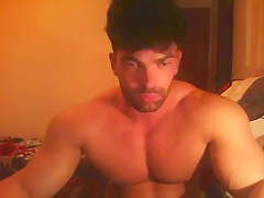 straight bodybuilder masturbating