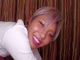 色黒金髪ショートヘアーのtツさんはサーフィンもやってるノリノリキャルの職業はサーファー店員て以前潮まみれの水中fuckも経験したこともある肌見せたかりキャルは,ひたすら寸止めされていてふとマコをさわられていたらヒューと潮か吹き出てひっくりした 12 Min - Natsuka ( )